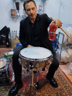 Fuera de toda broma, nos enorgullece haber hecho este tambor único para un tremendo músico, educador y sobretodo gran amigo y mejor persona @juancoderch

14x4.5" Álamo, 10 tensores
Aros die cast Aluminio 3mm